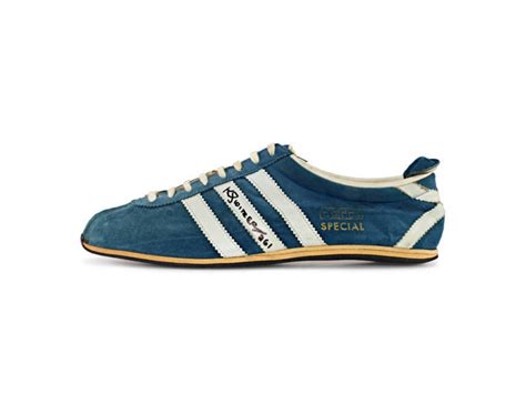 blaue adidas schuhe 2006 mit italienische fahne|7 legendäre (und wertvolle) adidas.